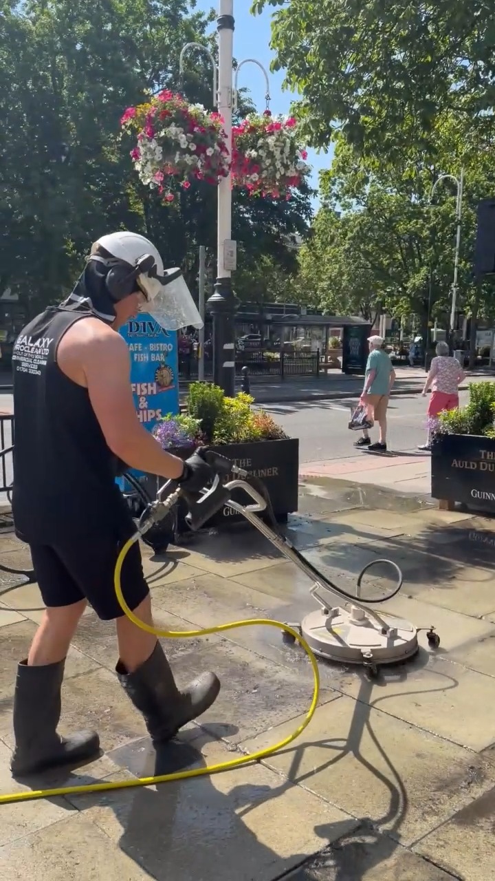 Is there anything more therapeutic than watching high-pressure water peel away years of dirt? We could watch this all day. 😍

  #TheAuldDublinerSouthport #SatisfyingVideos #PressureWashing #DeepClean