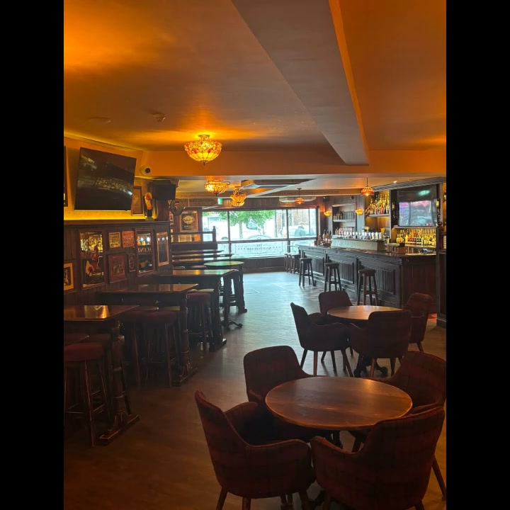 Every surface left sparkling! From floors to tables, TV's to windows, our team take pride in leaving every surface gleaming. DM📱us today for a consultation of your premises.