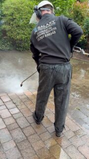 Slippery moss on the drive? Let’s get it sorted before the weekend. Drop us a message for a free quote today!
#PressureWashing #Powerwashing #GalaxyProclean #SatisfyingClean